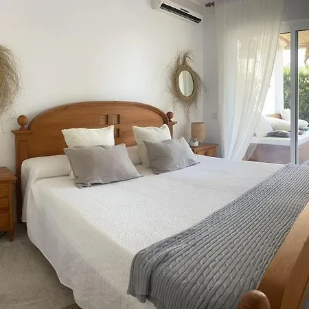 En Planta Baja Con Terraza Chillout By Homeprive * Jávea