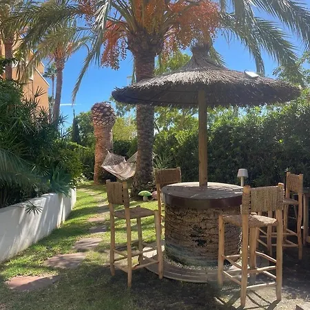 En Planta Baja Con Terraza Chillout By Homeprive